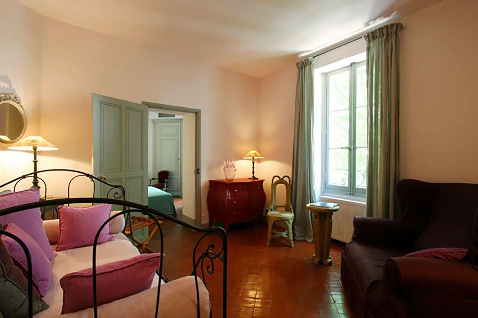 La Maison Du Village Saint-Remy-de-Provence Luaran gambar